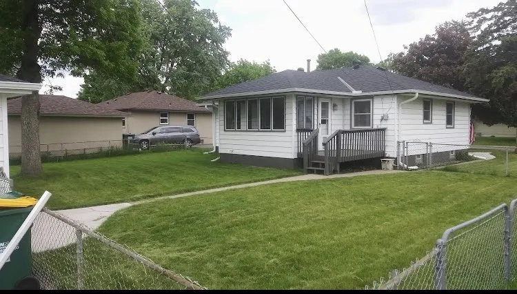 Top-rated landscape design in Minneapolis, MN - Dreamer’s Lawn Service