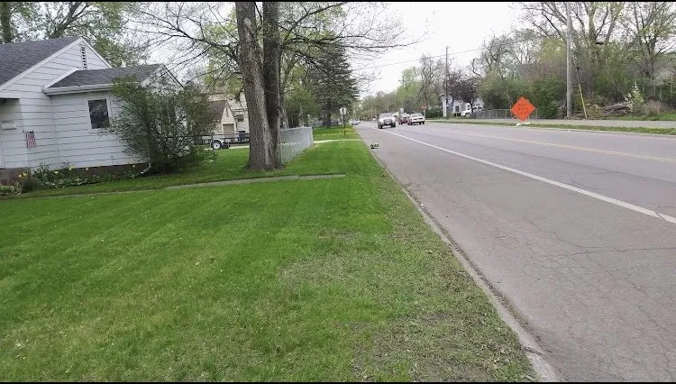 Expert lawn mowing service in Minneapolis, MN - Dreamer’s Lawn Service