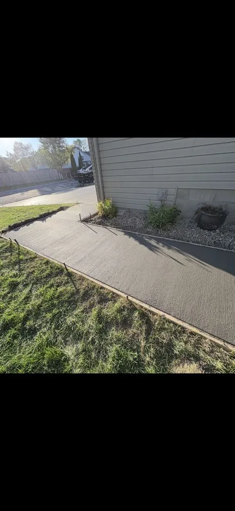 Professional garden landscaping in Shakopee, MN by Dreams Concrete