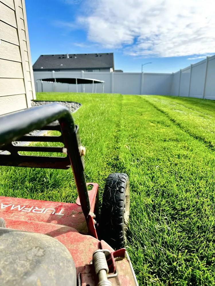 Local lawn care service for residential properties across Kennewick, WA - Dream’s Landscape Management & Weed Control