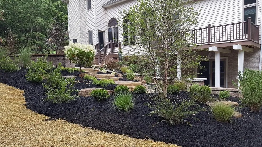 Expert lawn mowing service experts serving Canton, OH - Dreamscape Contracting