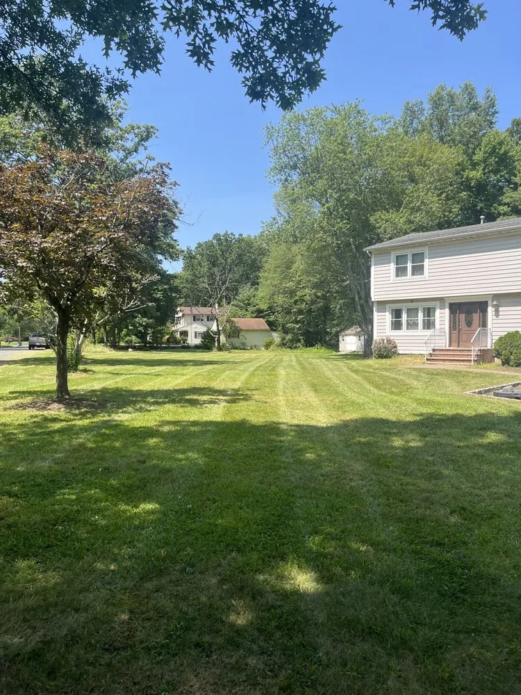 Local yard maintenance for homes across Long Hill, NJ - Dreamscape Design