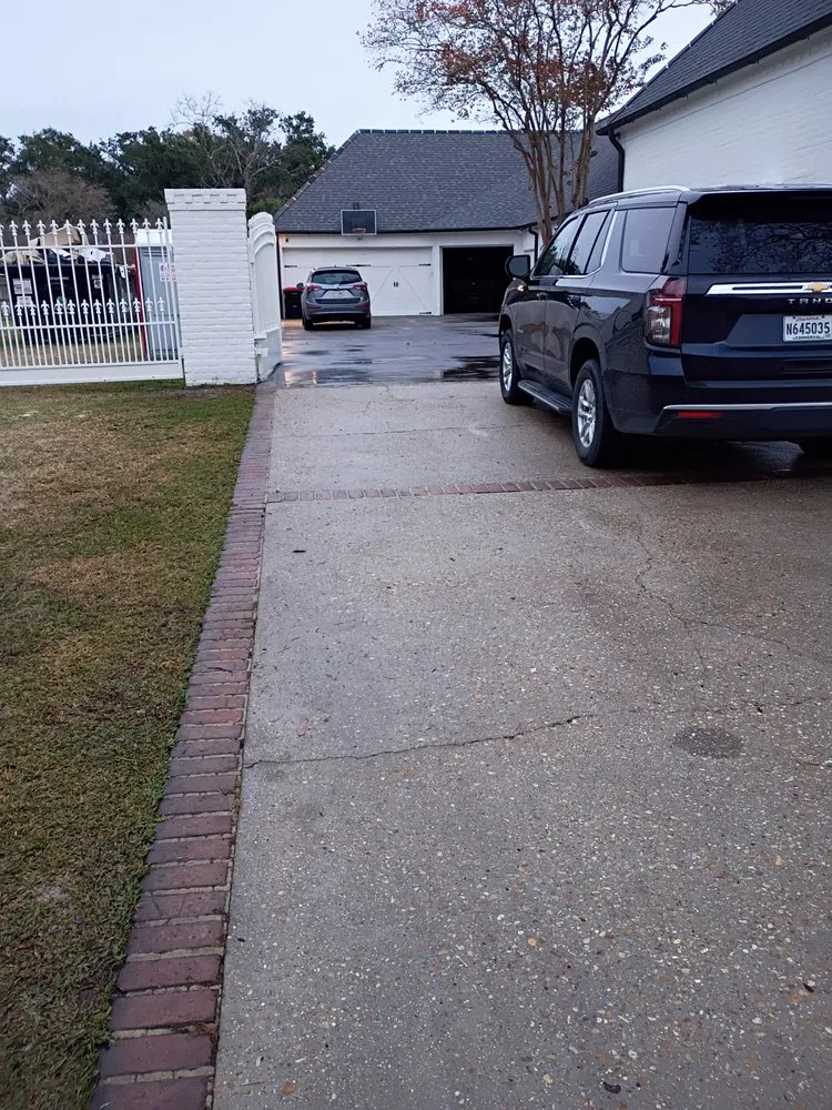 Custom residential landscaping near you across Lafayette, LA - Dreamscape Lawn Care and More