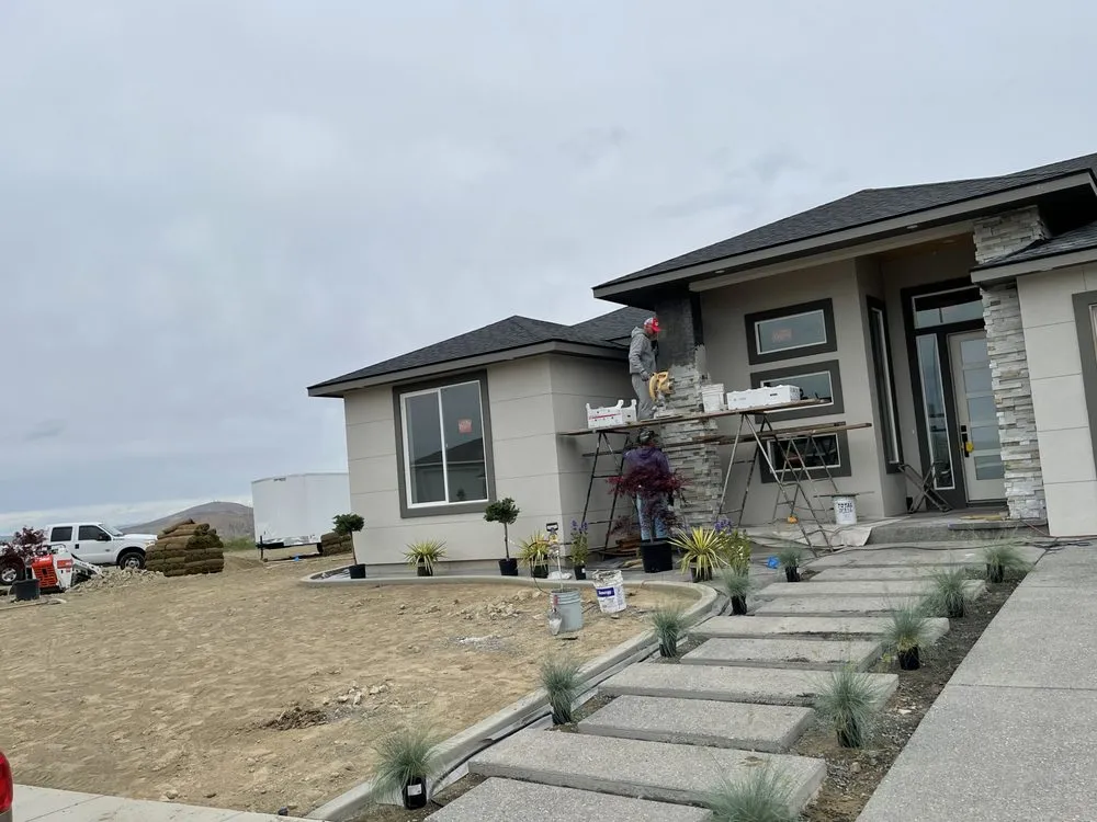 Custom lawn mowing service in Kennewick, WA - Dreamscape Masonry & Garden