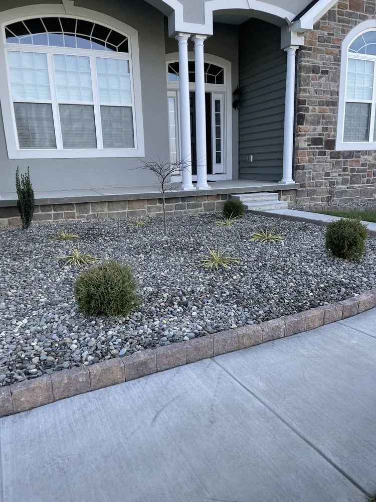 Top-rated yard maintenance for year-round maintenance in Gettysburg, PA by Dreamscape Outdoors