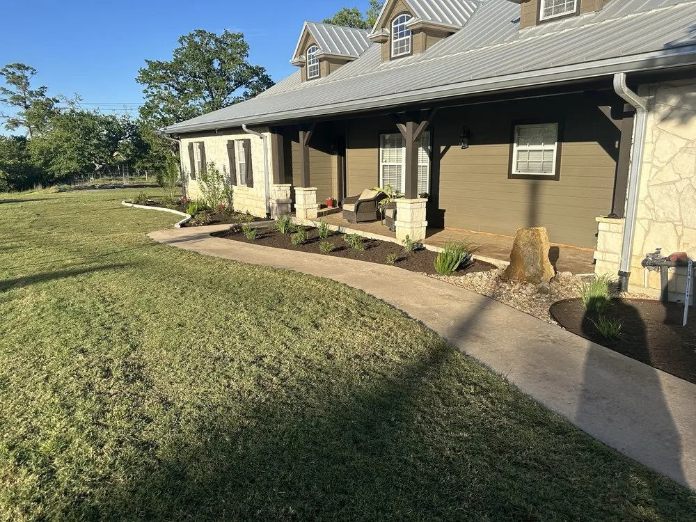 Professional garden landscaping in Bastrop, TX - DreamScapes