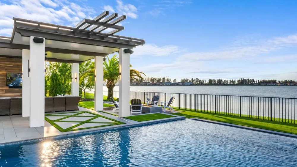 Local outdoor landscaping experts serving Parkland, FL - Dreamscapes By Zury