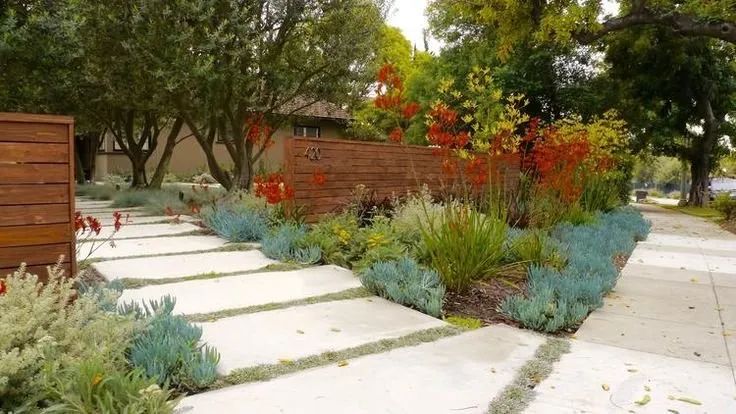 Affordable lawn care service near you across Glendora, CA - Dreamscapes Landscaping