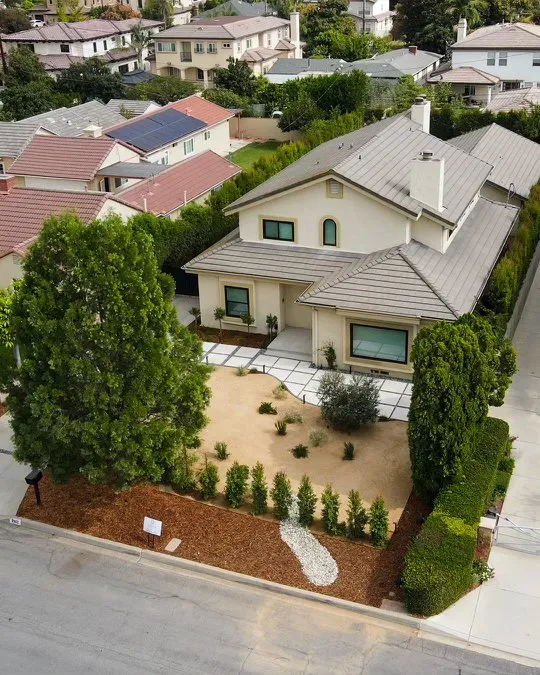 Professional yard maintenance in Glendora, CA by Dreamscapes Landscaping