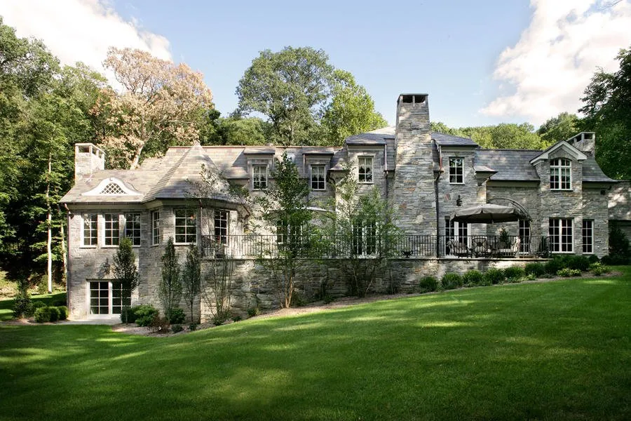 Custom yard cleanup service in Hazlet, NJ by DreamScapes Landscaping