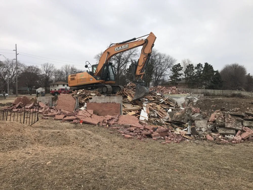 Expert yard cleanup service for outdoor upgrades across Lincoln, NE - Dreamscapes