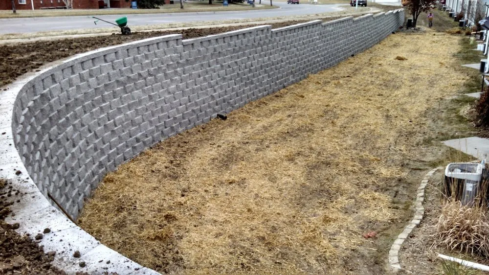 Expert garden landscaping experts serving Lincoln, NE - Dreamscapes