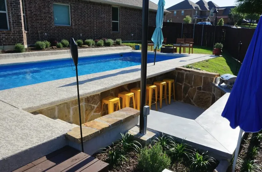 Professional garden landscaping in Pittsburg, TX by DreamScapes Oasis & Outdoors