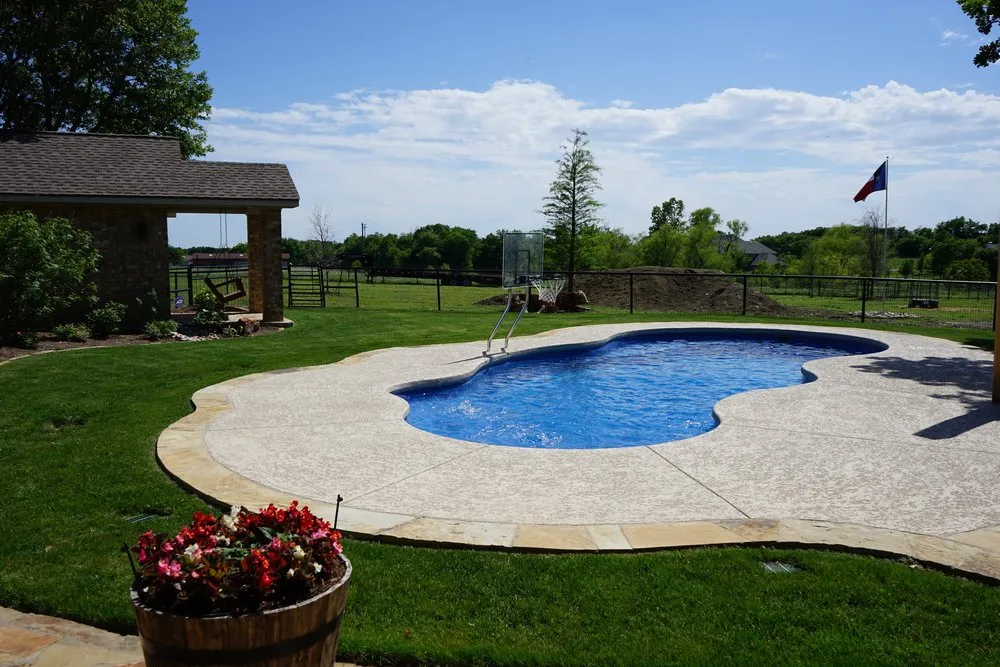 Custom landscaping services in Pittsburg, TX - DreamScapes Oasis & Outdoors