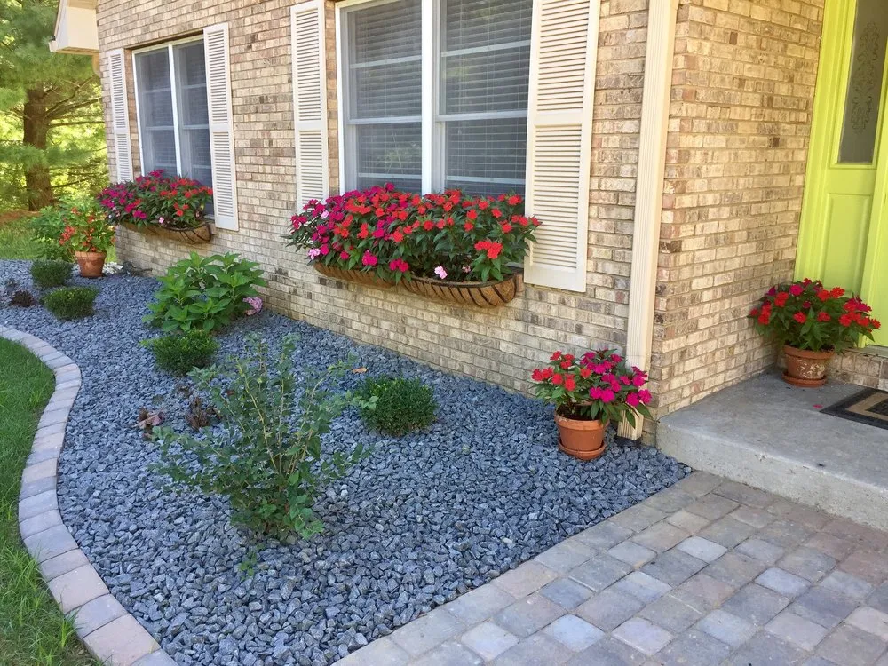 Professional residential landscaping in Collinsville, IL by Dreamscapes Outdoor Services