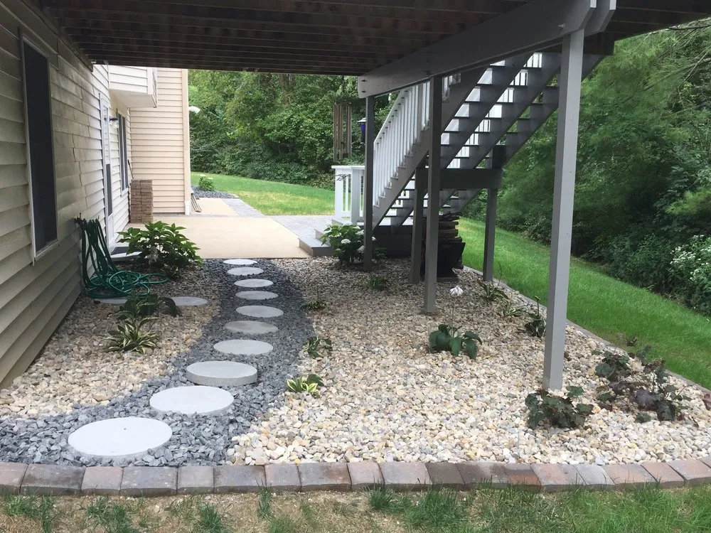 Top-rated lawn mowing service experts serving Collinsville, IL - Dreamscapes Outdoor Services