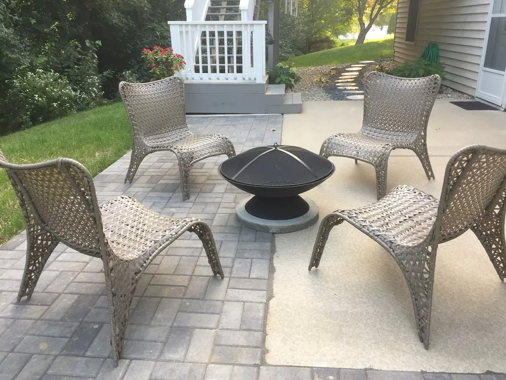 Expert lawn mowing service for beautiful yards across Collinsville, IL - Dreamscapes Outdoor Services