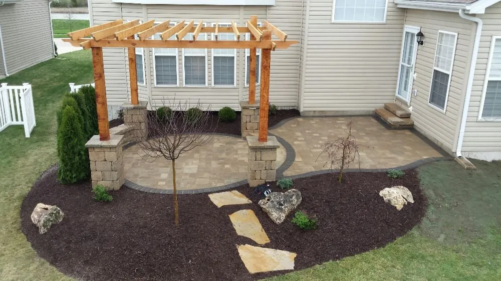 Trusted lawn care service in Collinsville, IL - Dreamscapes Outdoor Services