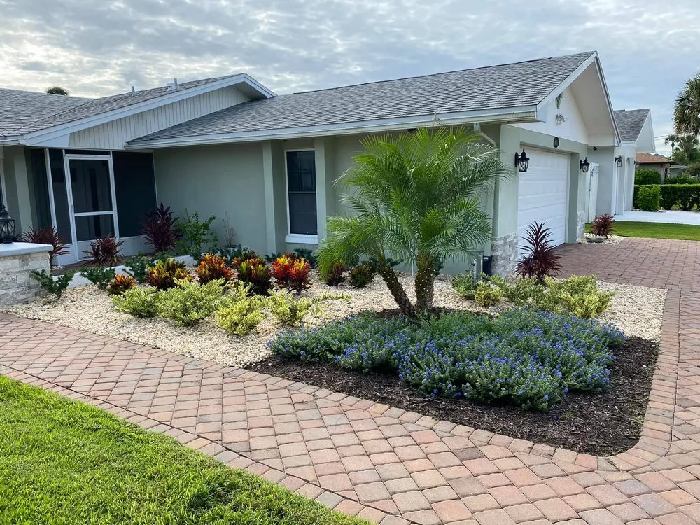 Local yard cleanup service in Palm Coast, FL - DreamScapes
