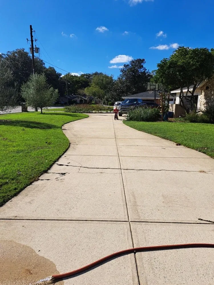 Professional yard maintenance in Ocala, FL - DreamTeam Cleaning