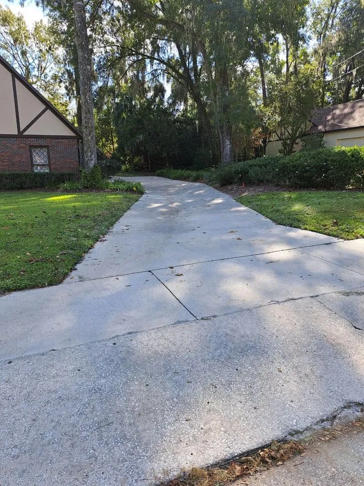 Trusted outdoor landscaping in Ocala, FL by DreamTeam Cleaning