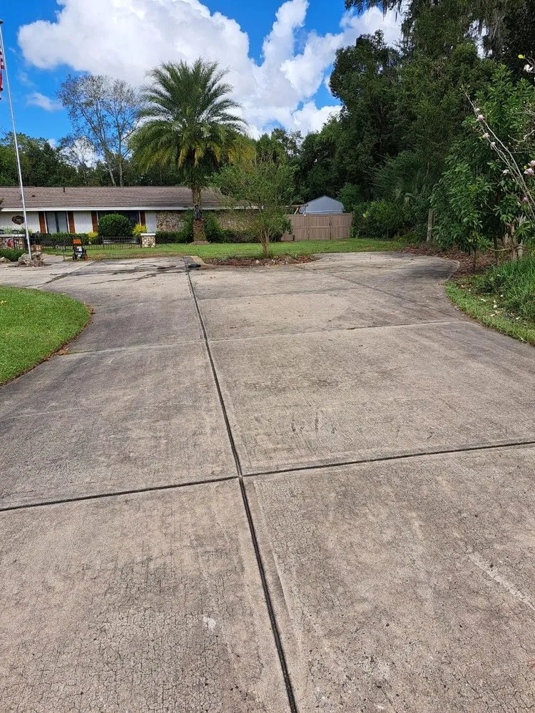 Expert landscape installation in Ocala, FL by DreamTeam Cleaning