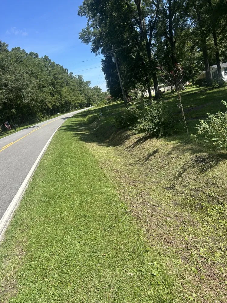 Reliable lawn care service for outdoor upgrades in Kinston, NC by Dreko Lawn Care