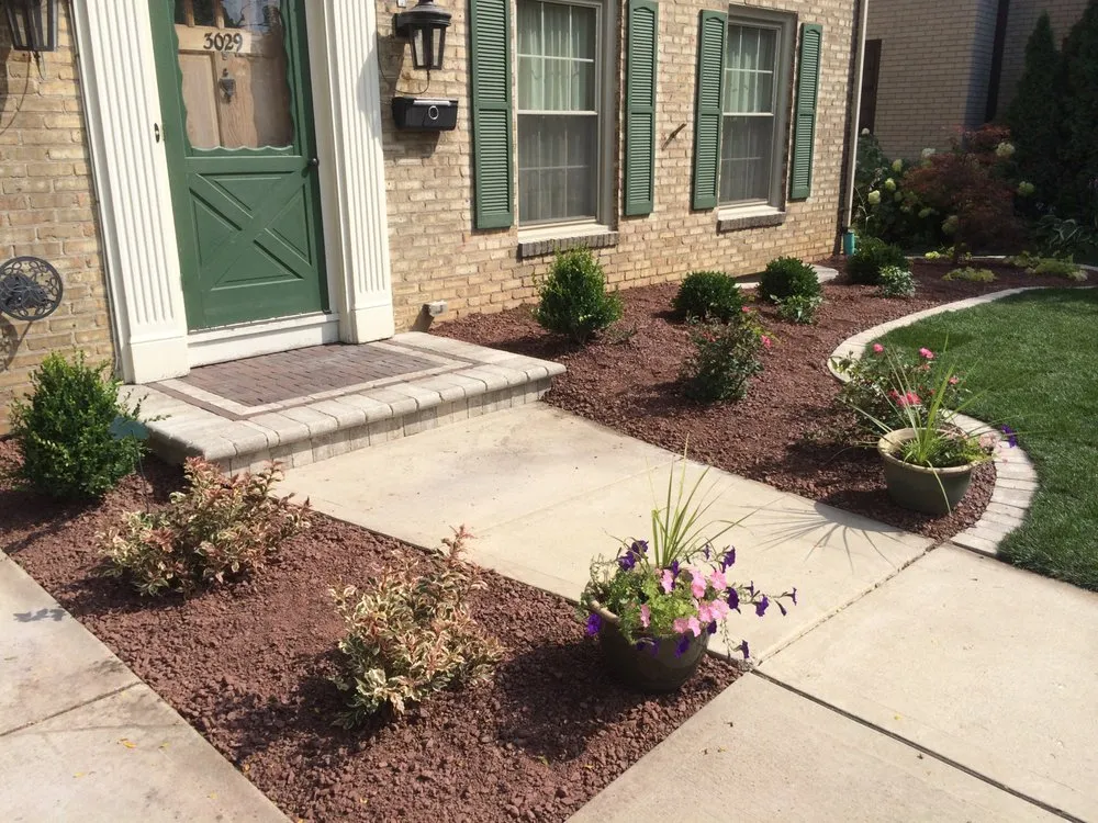 Top-rated yard maintenance experts serving Franksville, WI - Dresen Landscaping