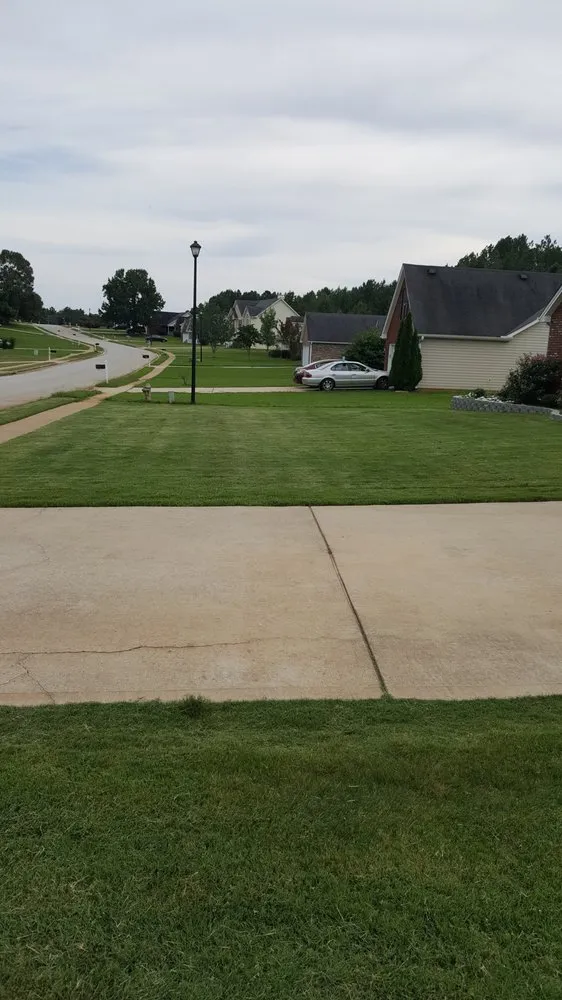 Affordable yard maintenance experts serving Covington, GA - Drew Lawn Care Service
