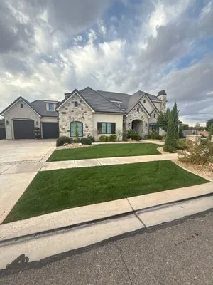 Drew's Lawn Care & Landscaping Logo