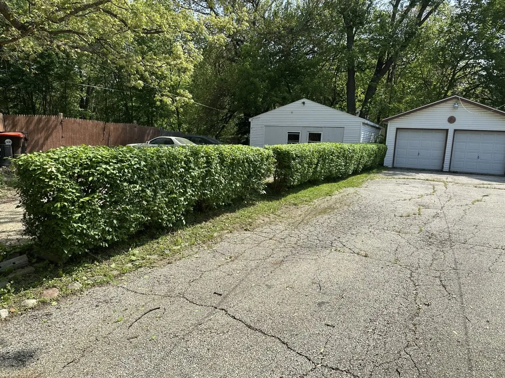 Top-rated landscape installation for beautiful yards in West Peoria, IL by Drew’s Lawn Care