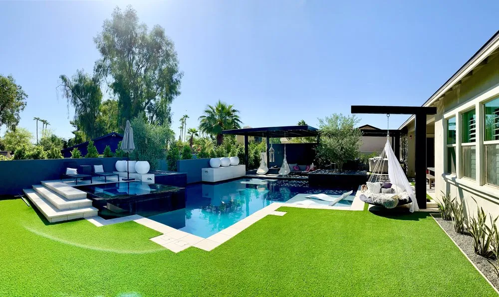 Professional garden landscaping for homes in Siesta Key, FL by Driftwood DBL