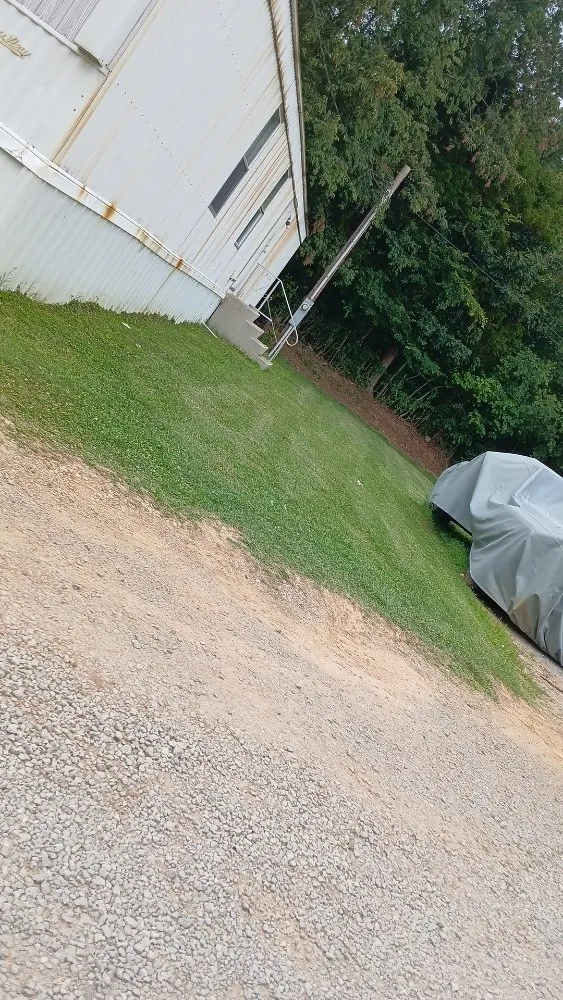 Reliable landscaping services in Greenville, KY - Drippin Diamond Lanwcare and Land Services