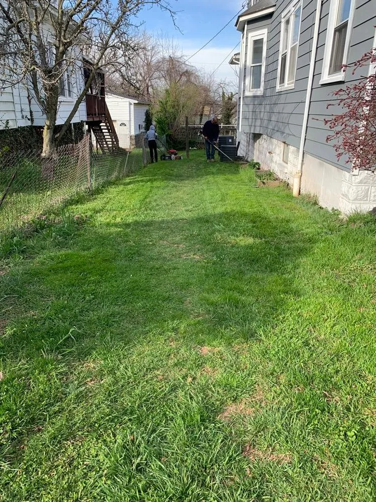 Reliable lawn mowing service experts serving Brooklyn Park, MD - Driveway Filler and Sealer