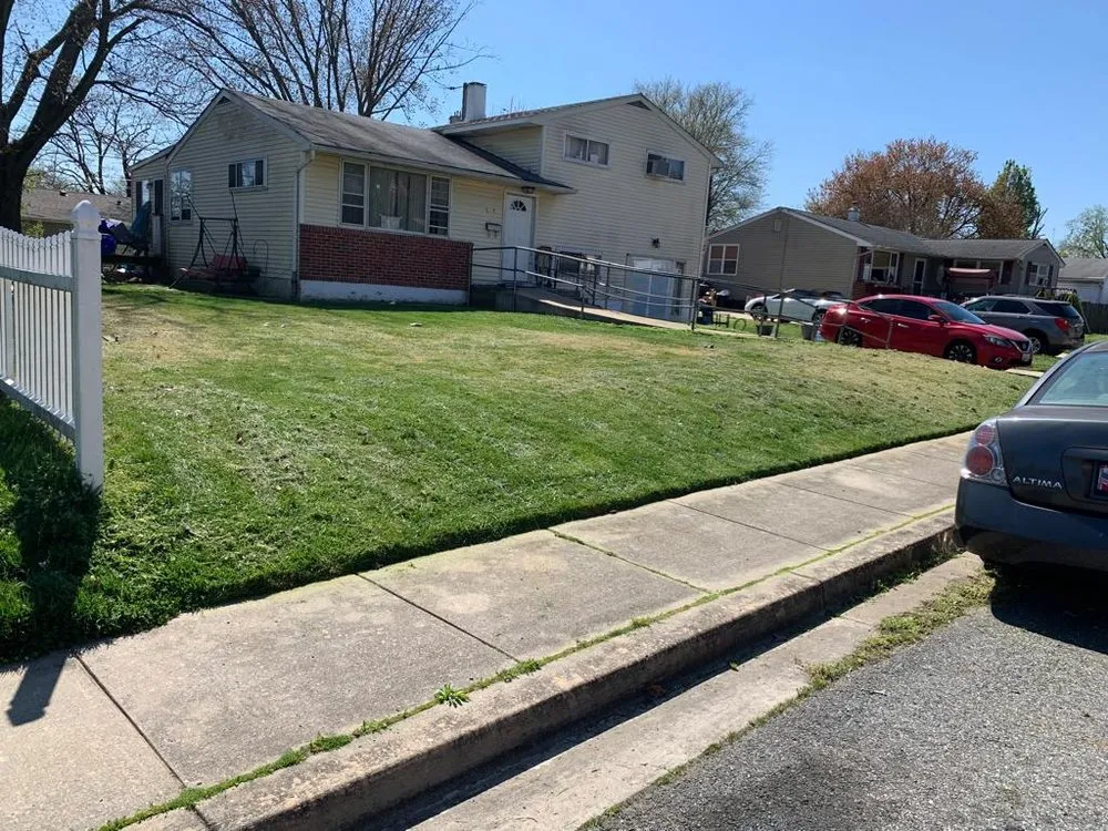 Affordable garden landscaping experts serving Brooklyn Park, MD - Driveway Filler and Sealer