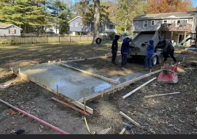 Expert yard cleanup service experts serving Brooklyn Park, MD - Driveway Filler and Sealer