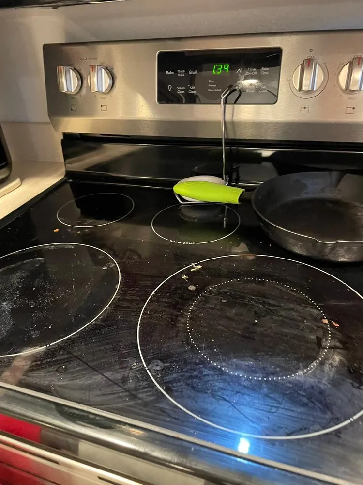 Top-rated lawn mowing service for outdoor upgrades in Des Moines, WA by DRM Landscaping and Cleaning Services