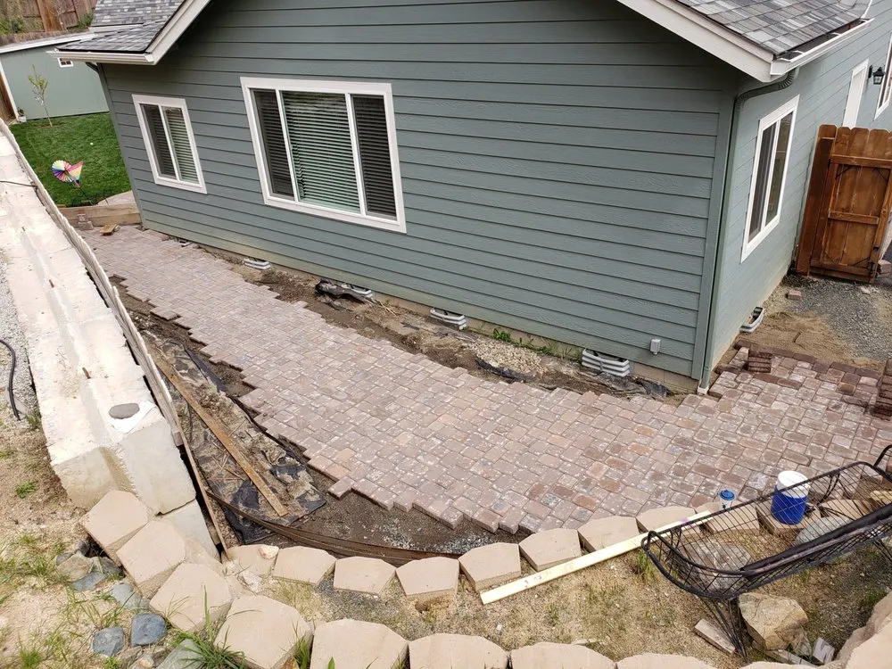 Trusted lawn mowing service experts serving Rogue River, OR - Dros Lawn Care