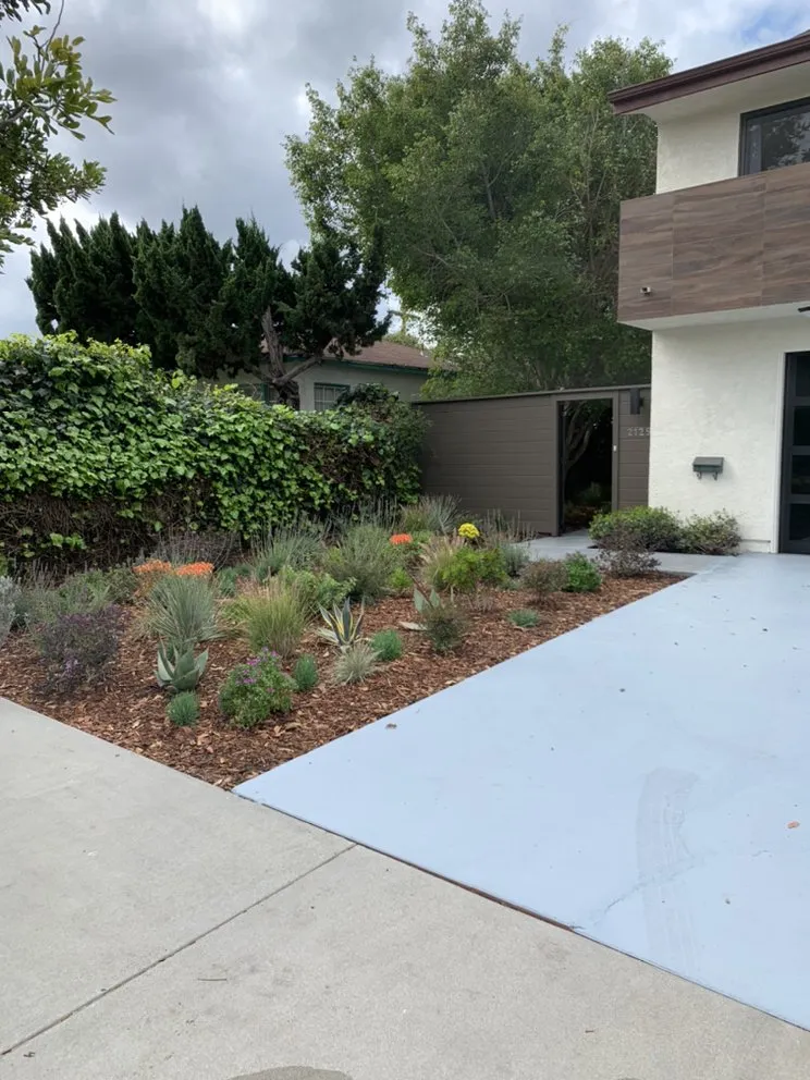Custom landscape installation near you across Thousand Oaks, CA - Drought Turf