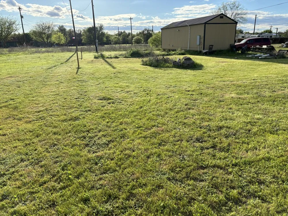 Top-rated yard cleanup service experts serving Weatherford, TX - Drs lawn care