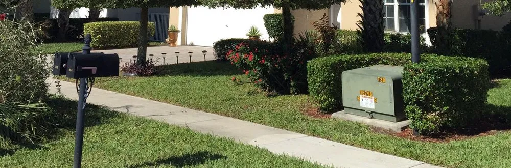 Top-rated yard maintenance experts serving Boca Raton, FL - D.R's Lawn Service