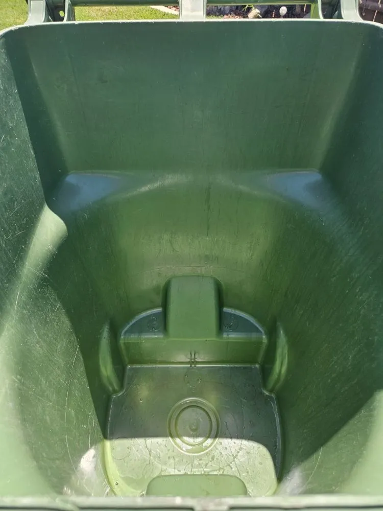 Custom lawn mowing service in Dinuba, CA by D&S Breathable Bins