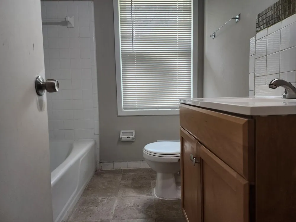 Affordable lawn care service experts serving College Park, GA - Ds Home Network Service