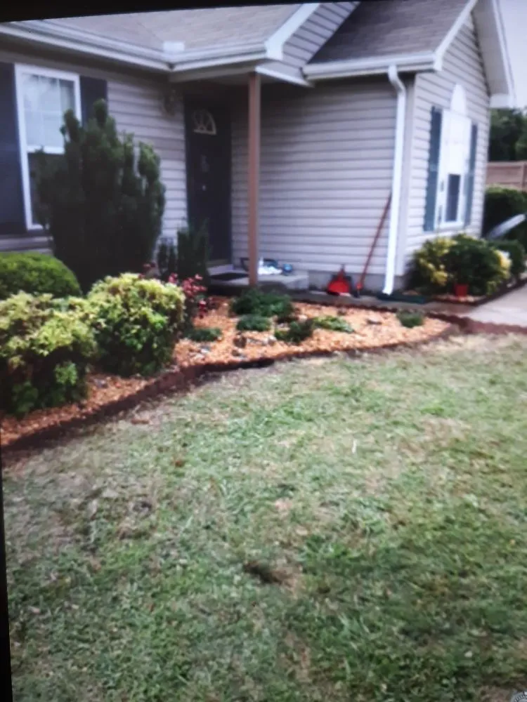 Reliable garden landscaping with custom design in La Vergne, TN by D's Landscaping & Design