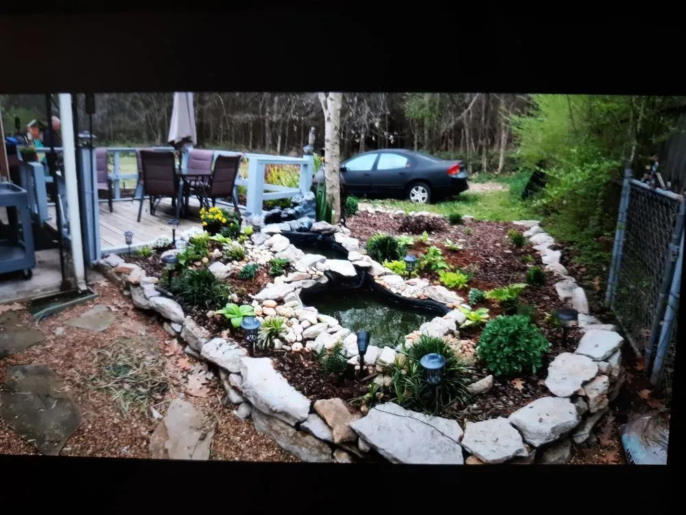 Professional yard maintenance for homes in La Vergne, TN by D's Landscaping & Design
