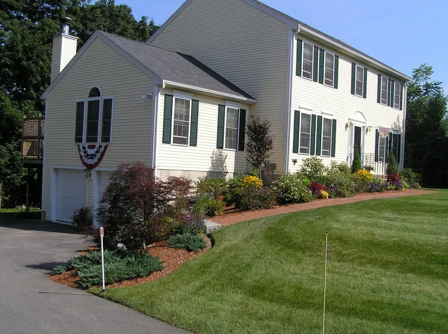 Expert yard cleanup service experts serving Peabody, MA - D&S Landscaping & Junk Removal