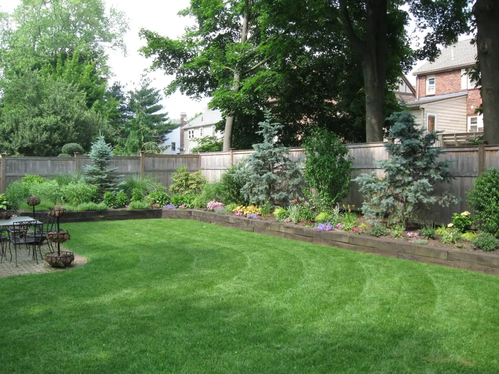 Reliable yard cleanup service for homes in Peabody, MA by D&S Landscaping & Junk Removal