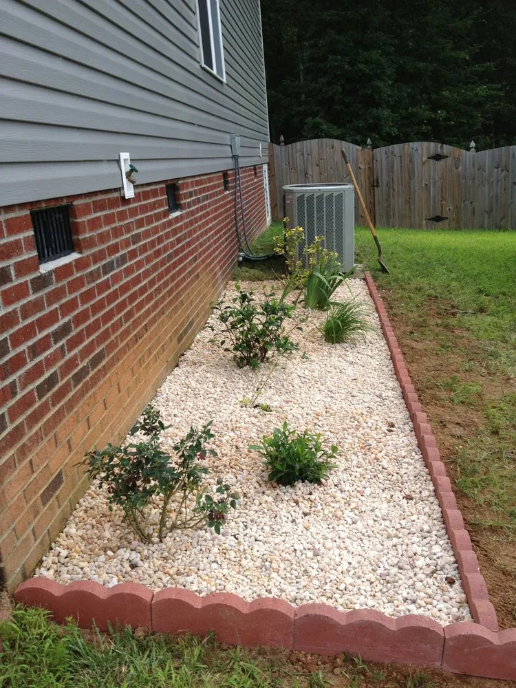 Professional garden landscaping experts serving Moncure, NC - D’s Landscaping
