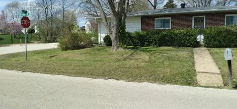 Professional lawn mowing service in Sullivan, MO - D's Lawn & Landscaping