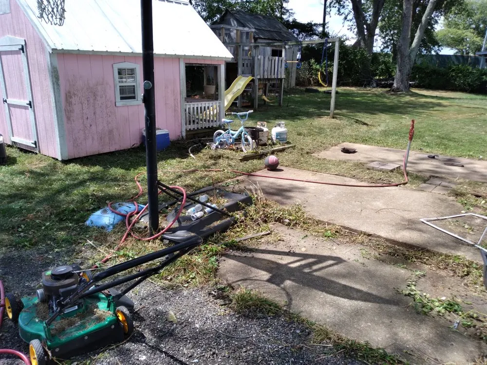 Expert lawn care service for homes across Sullivan, MO - D's Lawn & Landscaping